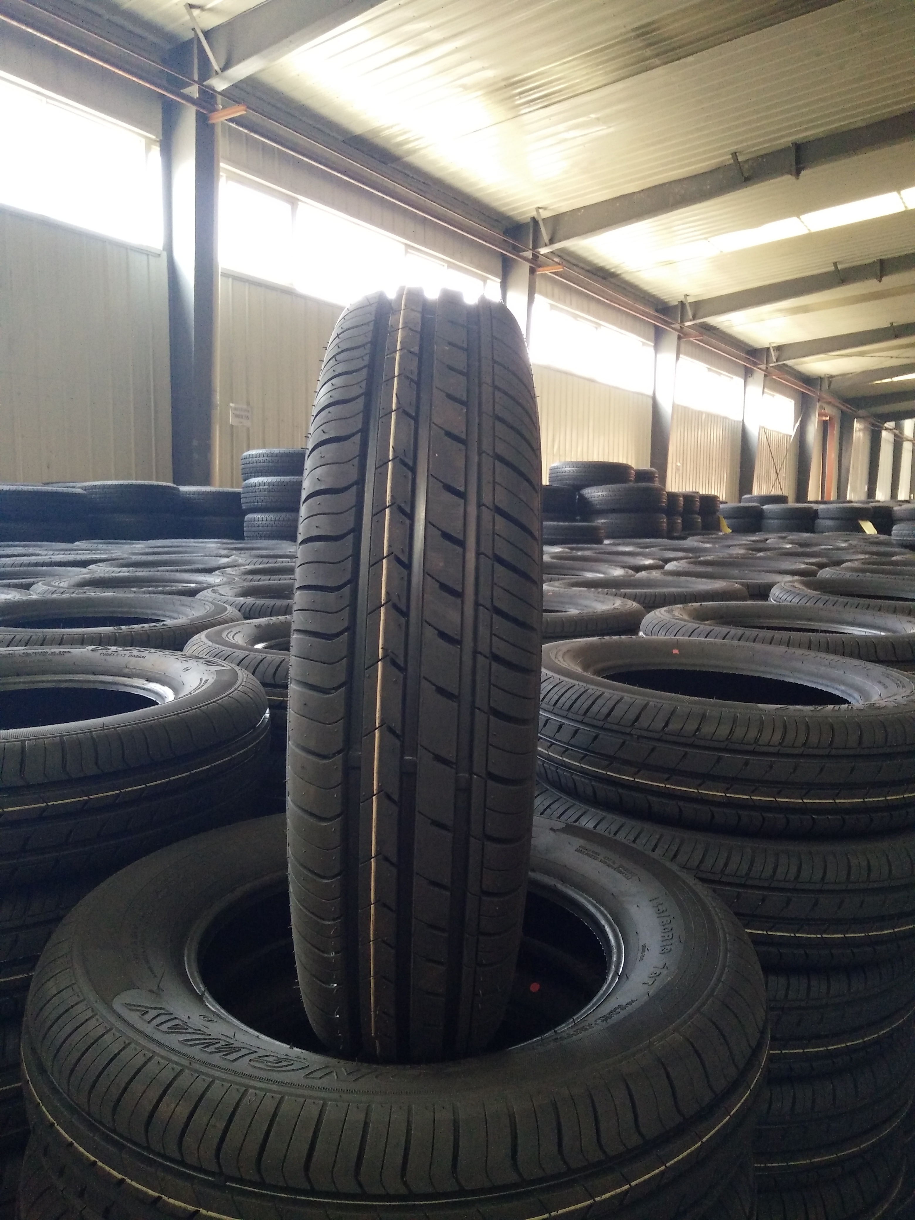 LONGWAY brand 185R14C light truck tyre