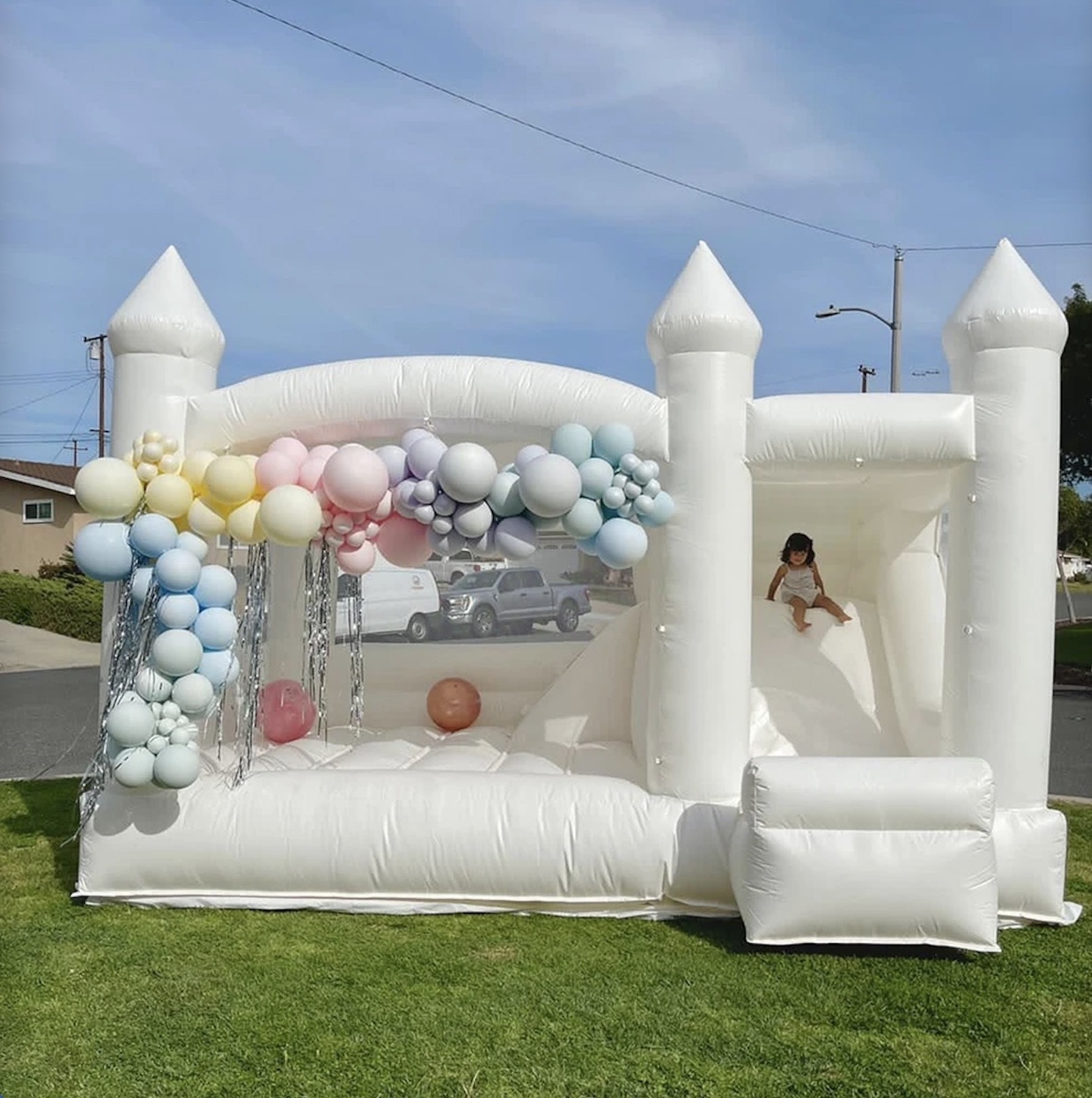 Double lane White Bounce House Inflatable Wedding Bouncer Castle with Ball Pool Slide Pit for Rental