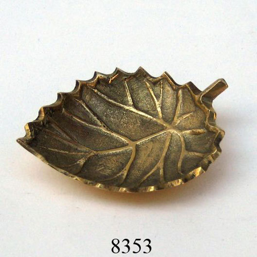 New Arrival Leaf shape brass serving tray solid quality brass serving tray standard size brass tray exporters