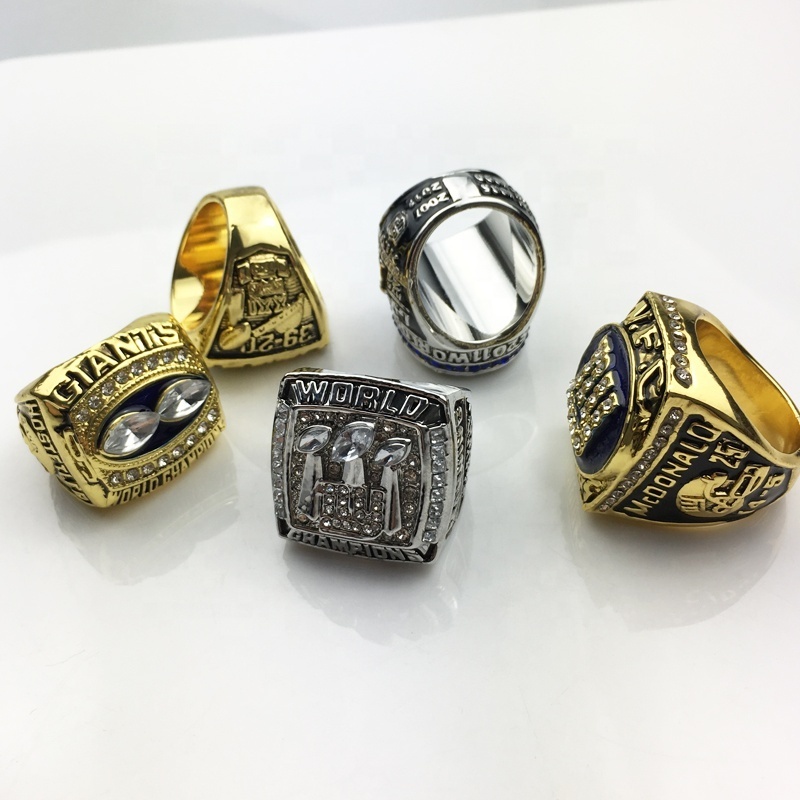 The New York Giants  Championship Rings Set 5 pcs with the box and national football championship rings