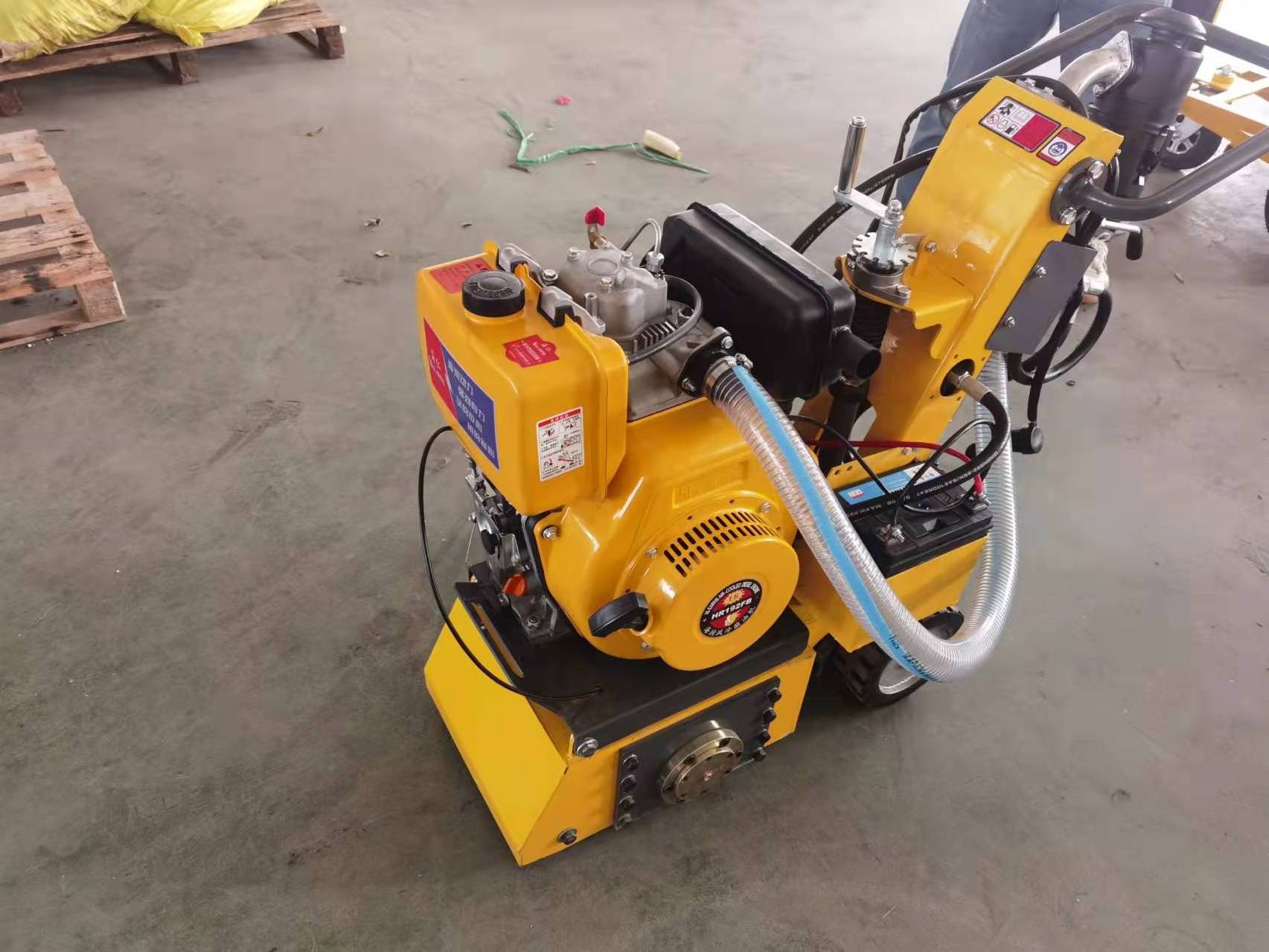 Cold paint road mark removal machine for road construction road line marking removal