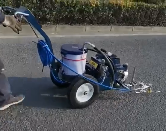 Cold spray  Road Marking Spray Machine  Electric/battery operated sports field line painting machines