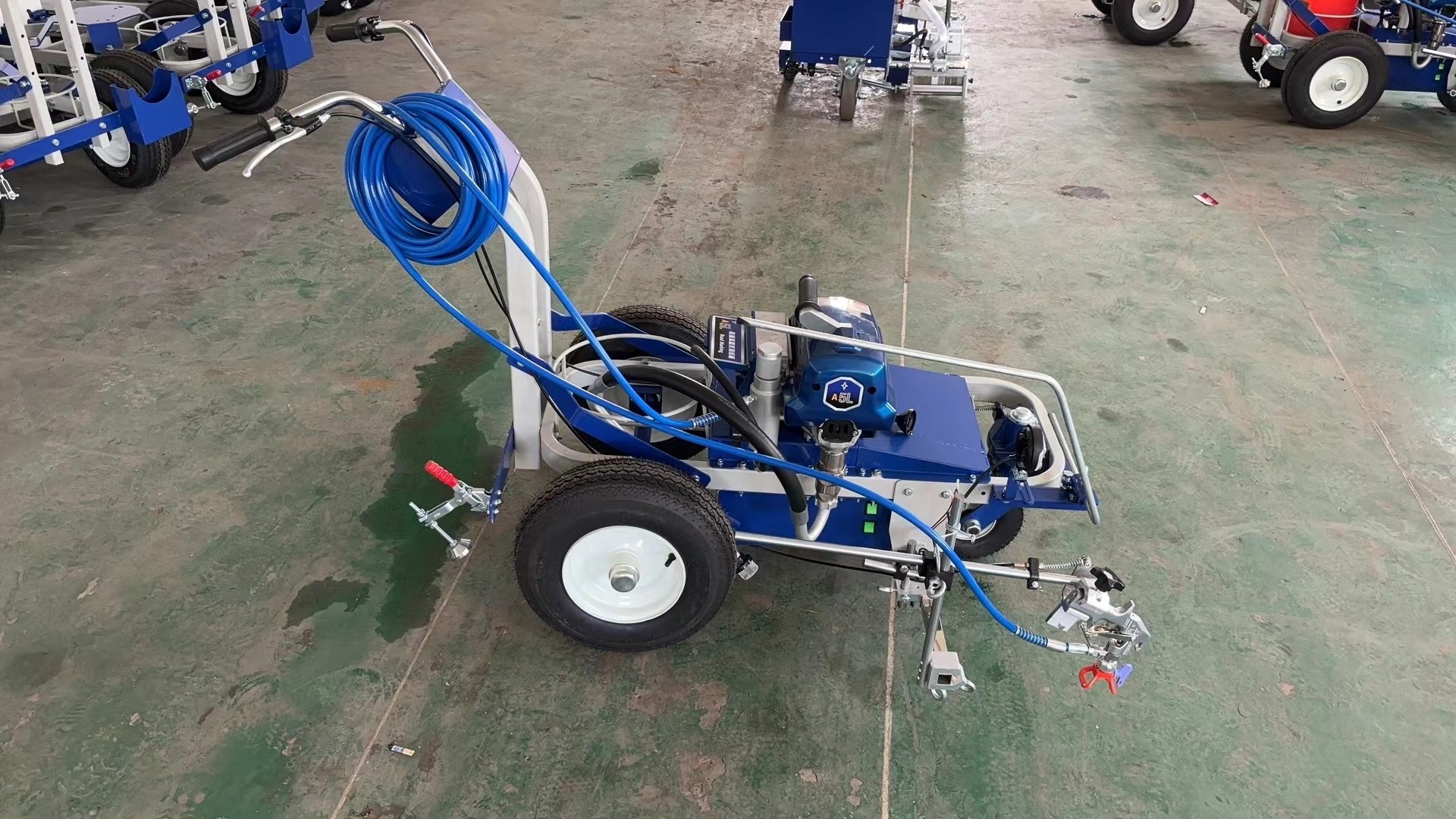 Cold spray  Road Marking Spray Machine  Electric/battery operated sports field line painting machines