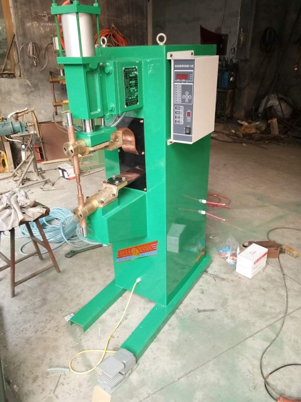 Pneumatic welding machine Pedal wire welding equipment Pedal type long arm pneumatic spot welding machine