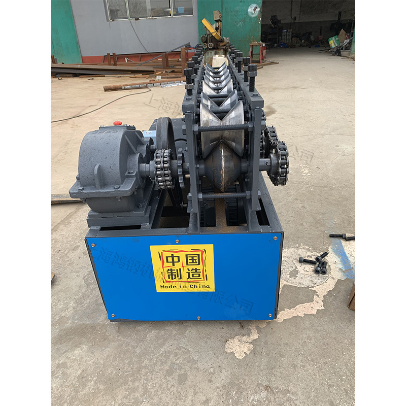 Angle iron straightening and derusting machine Steel pipe / angle ironl / rectangular pipe straightening machine