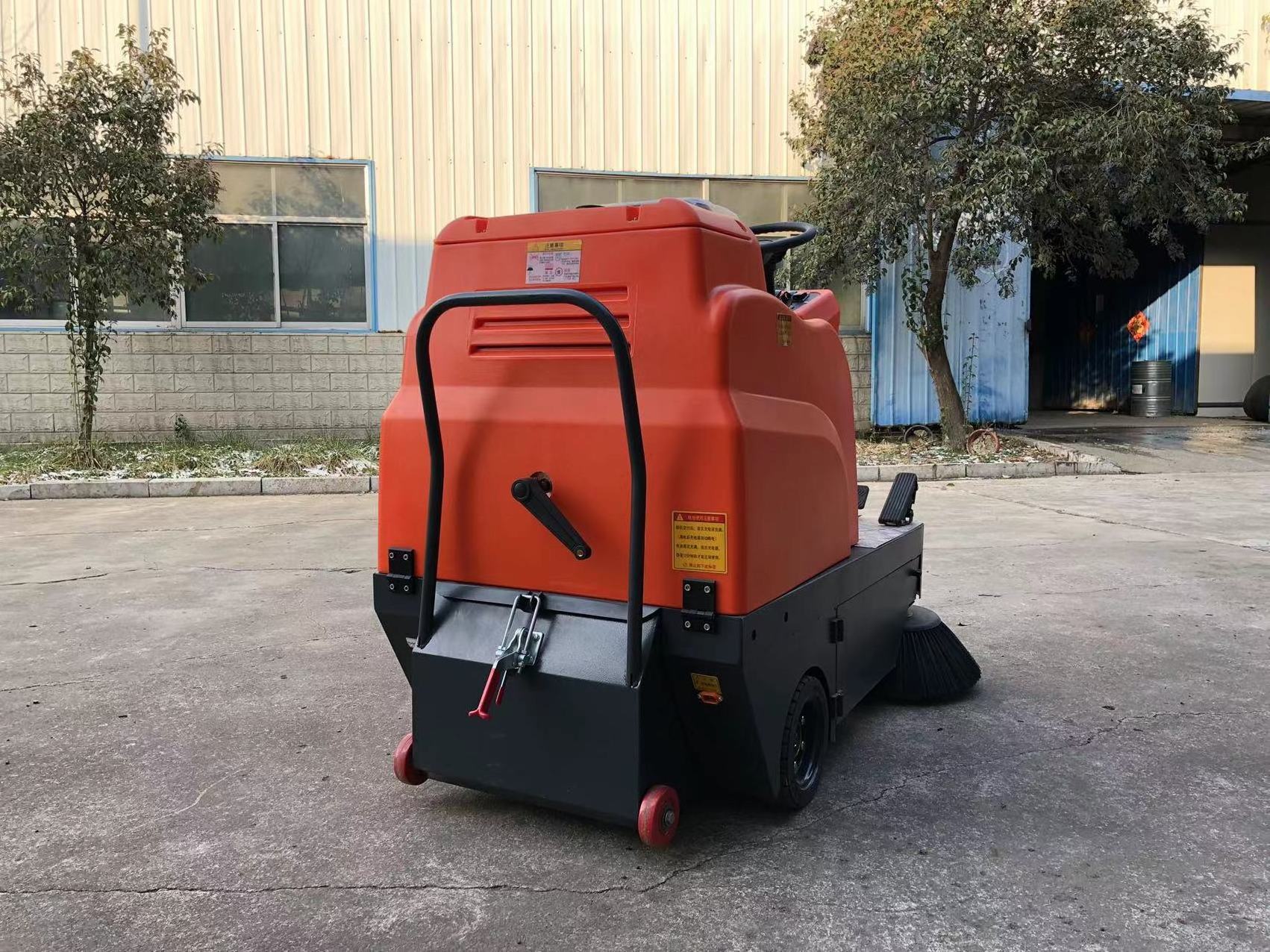 Industrial floor sweeper cleaning machine battery electric ride on road vacuum sweeper road cleaner