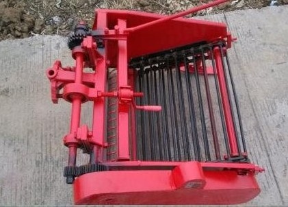 Tractor 3 point mounted potato harvester machine 1 row mini potato digger with CE