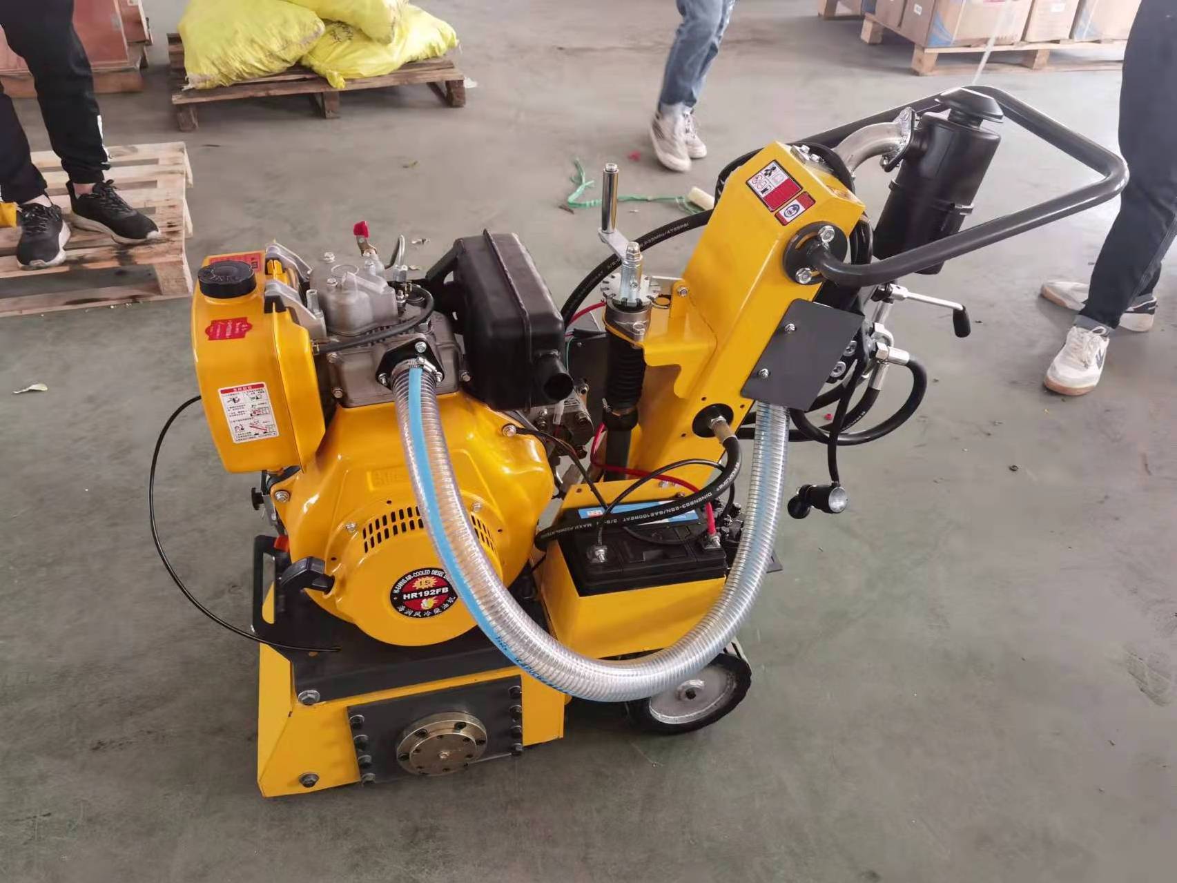 Cold paint road mark removal machine for road construction road line marking removal