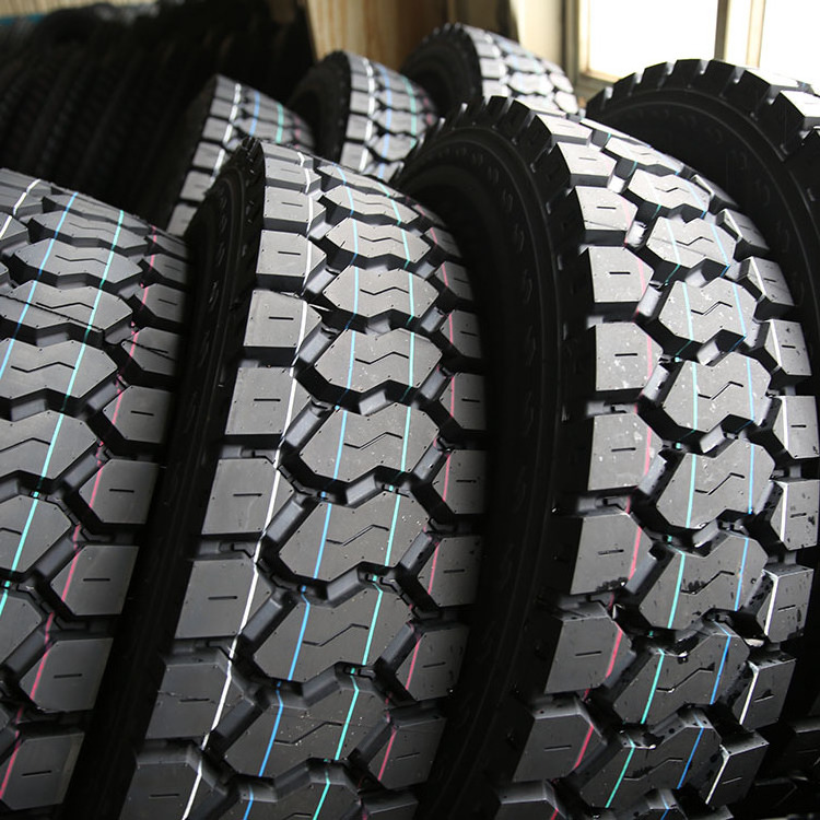 Chinese wholesale SUPERHAWK / HAWKWAY Brand 11r22.5 Heavy Truck tyres With Pattern HK859 HK810 tires llantas for truck