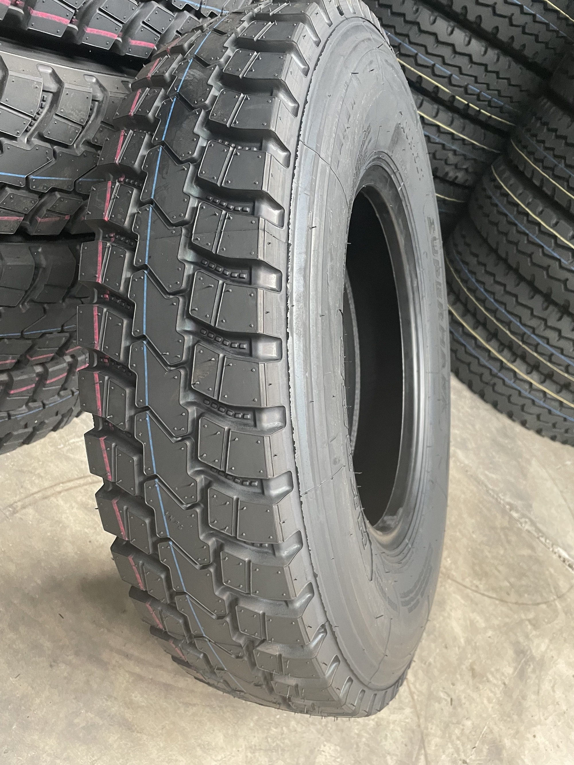 6.50R16 7.00R16 7.50R16 8.25R16 Light Truck Tyre LT Tire Prices 16 inch Truck Tires