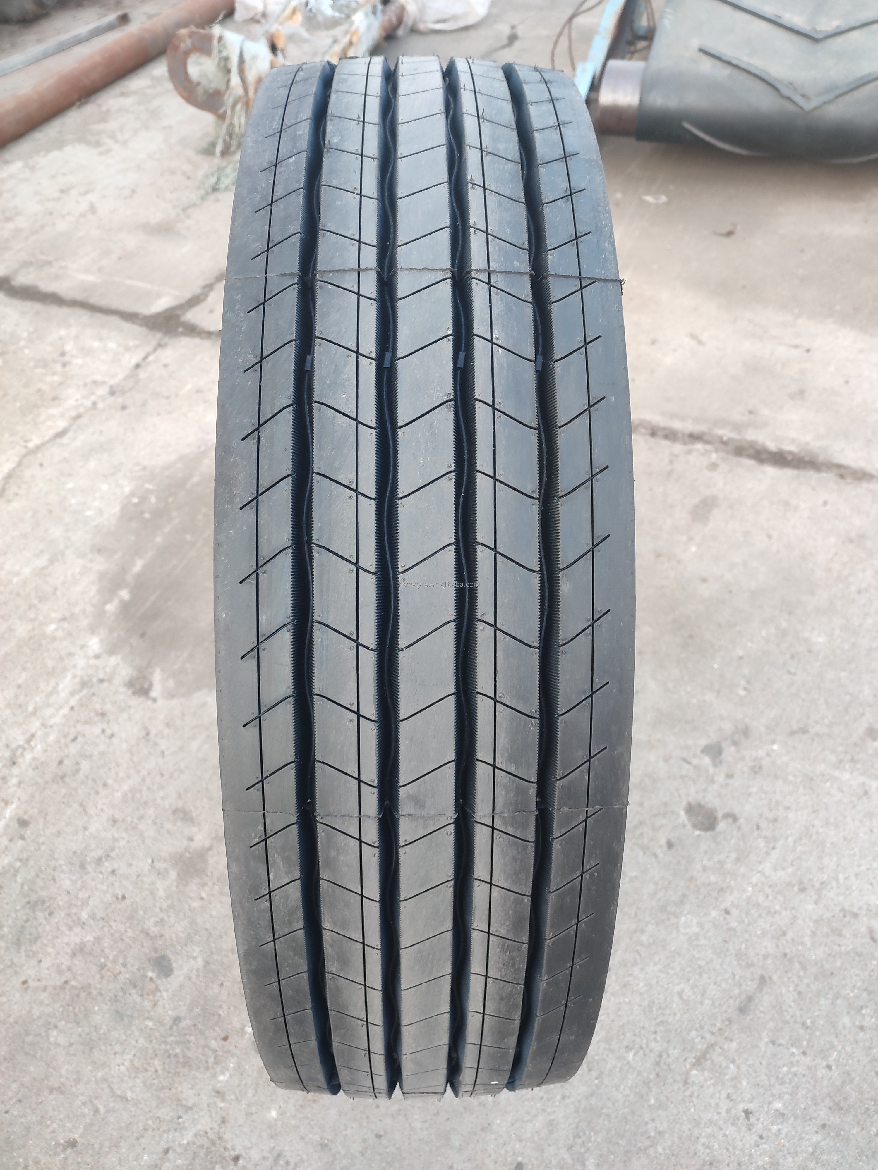 Wholesale HAWKWAY brand radial truck tire 295/80R22.5 tubeless truck Inner Tube tyres prices