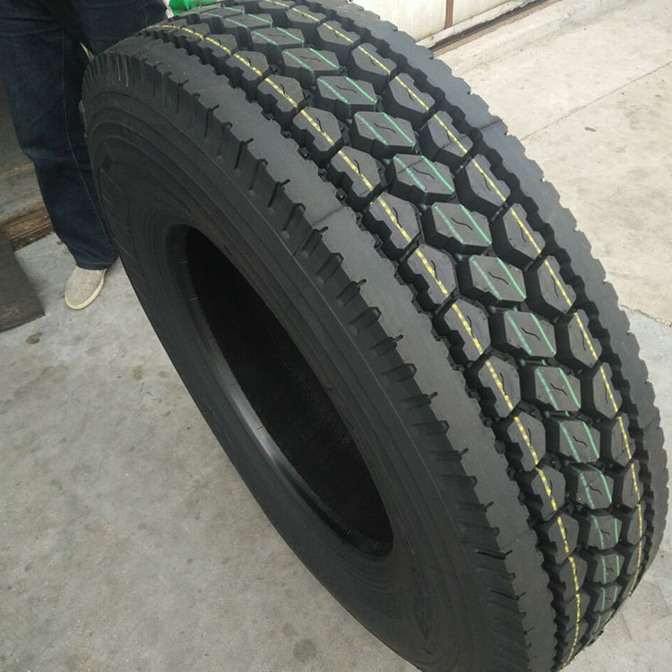 SUPERHA WK all-steel llantas 11r22.5 11r24.5 12r22.5 295/75r22.5 295/80r22.5 315/80r22.5 truck bus tyres for drive position