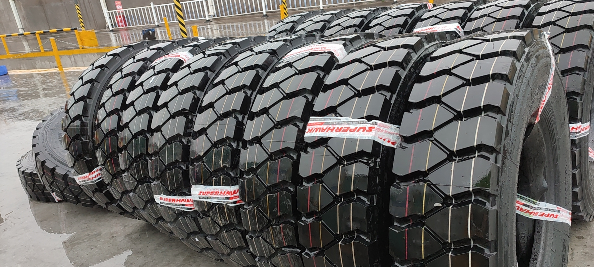 12.00R24, 12.00R20, 11.00R20 , 10.00R20, 7.50R16  HK808  HAWKWAY SUPER STRONG MINING TYRES HINO TRUCKS