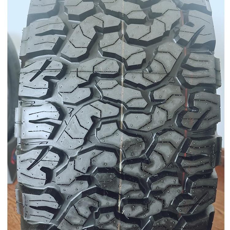 Wholesale Chinese UHP pcr tyres LT215/75R15 35*12.50R18LT suv 4x4 all terrain tire