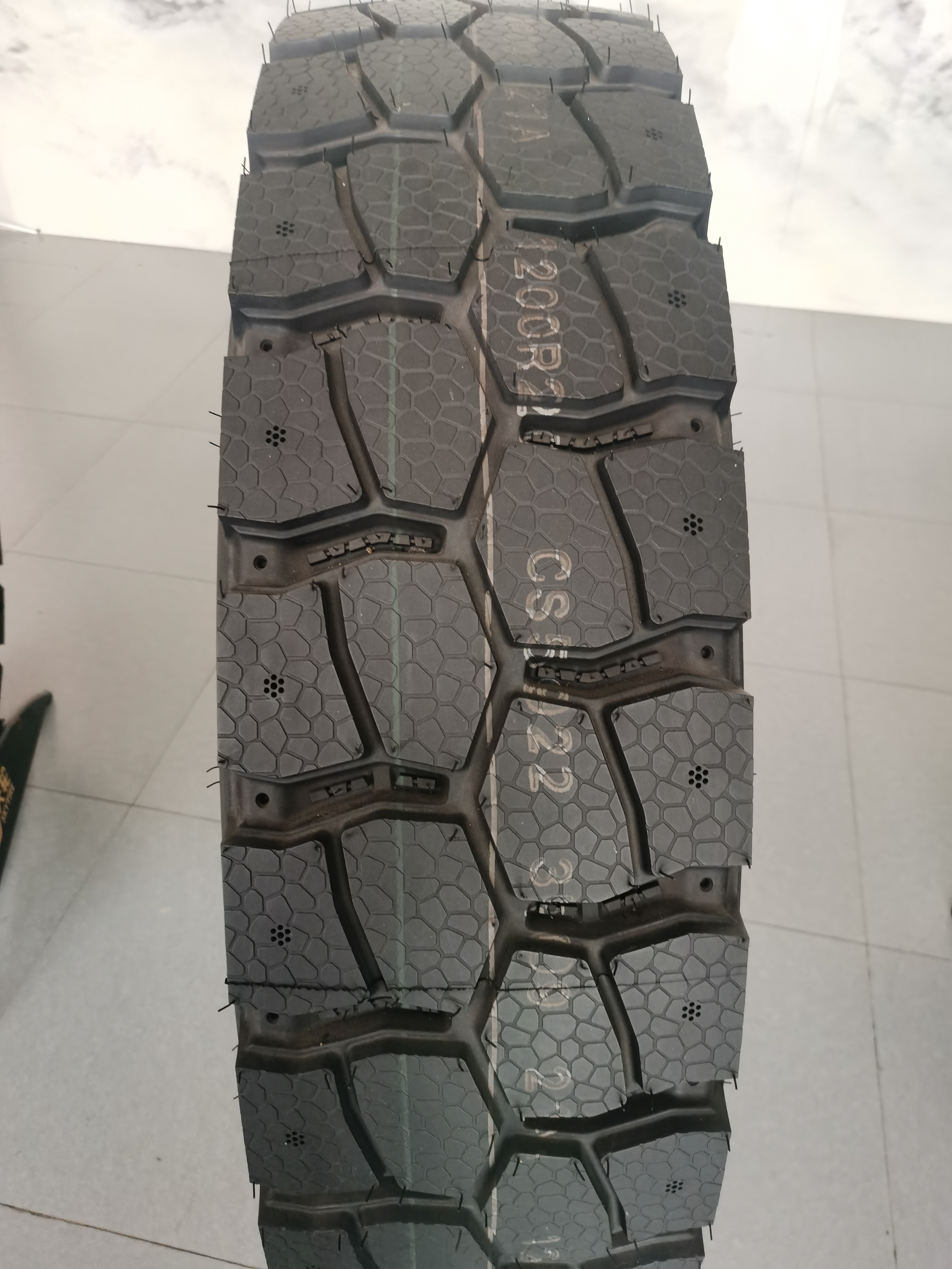 Hotsale MARVEMAX brand all steel radial Truck Tyre 11.00R20 12.00R20 heavy truck tyres