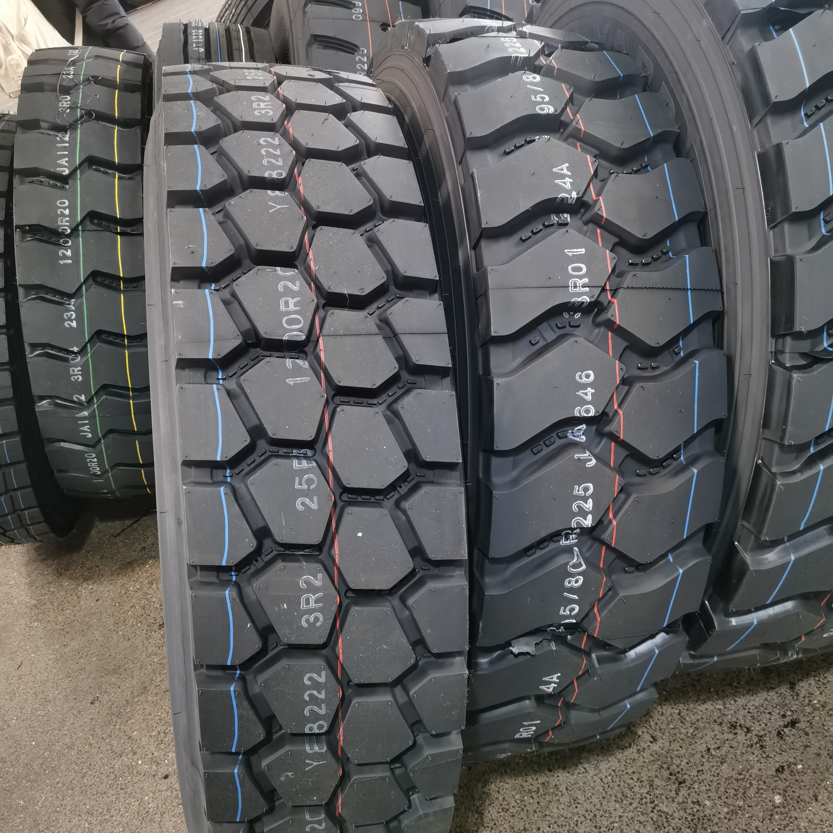 Hotsale MARVEMAX brand all steel radial Truck Tyre 11.00R20 12.00R20 heavy truck tyres