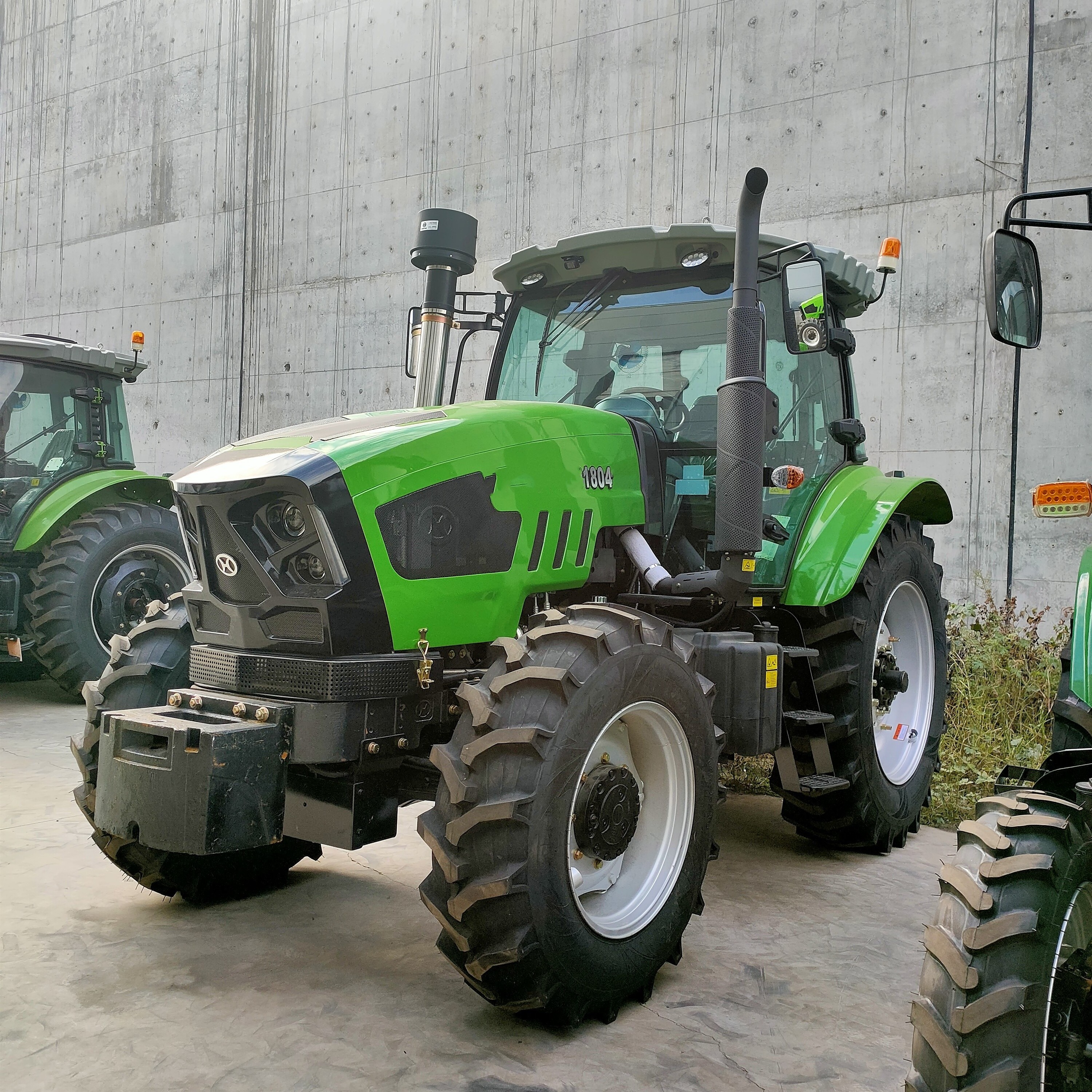 4x4 180hp Agricultural Tractor Mounted 3 point Hitch Chain Trencher for Sale