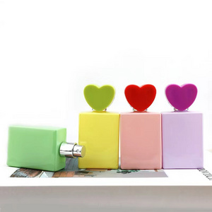 New Style Heart Shape Cap 30ml Macaron Color Flat Square Fragrance Atomizer Bottle Travel Glass Container Spray Perfume Bottle