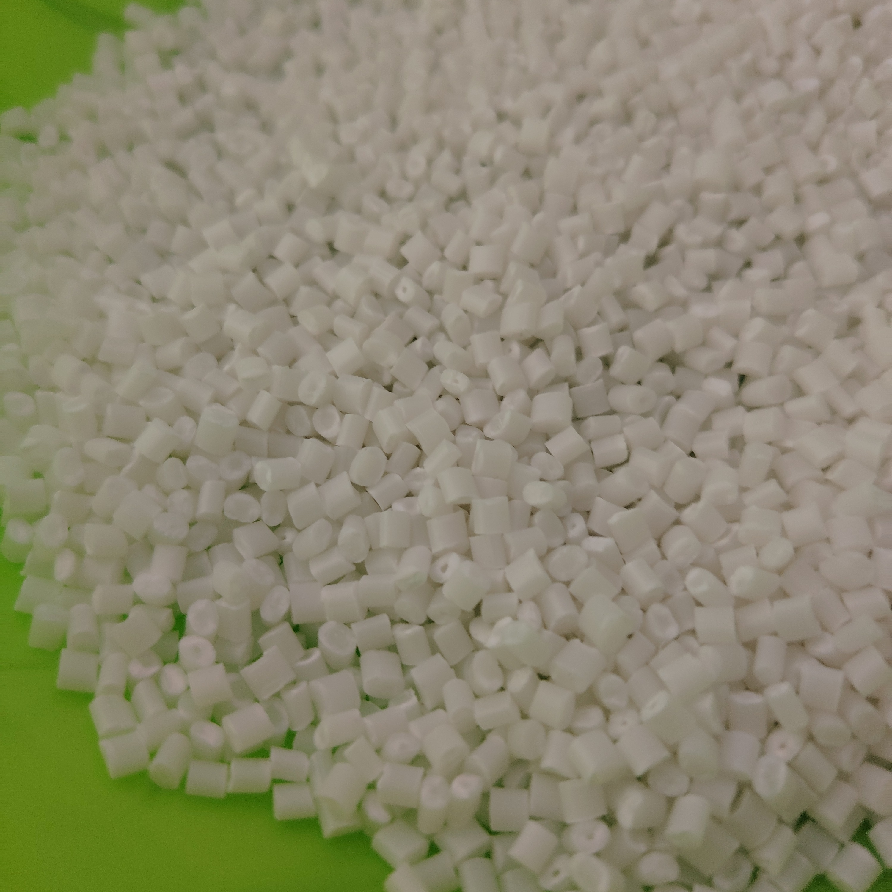 Factory Virgin HIPS PH-88 / HP9450 Granules GPPS / PPB / Hips Plastic Resin Injection Molding Extruding Hips Granules Price