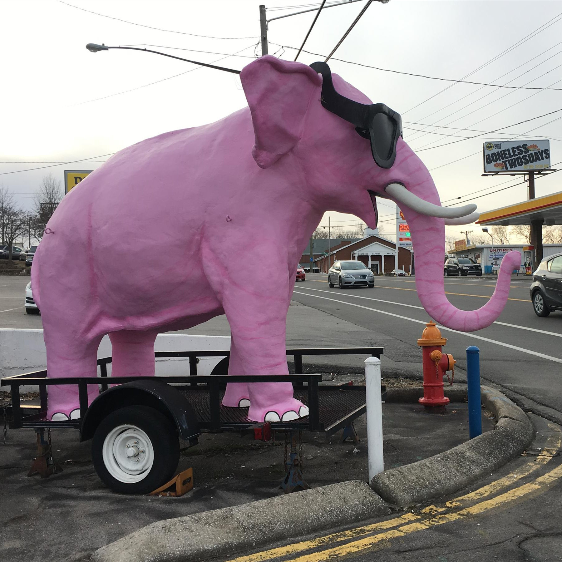 Custom Animal Statue Life Size Fiberglass Pink Elephant Sculpture Cartoon Elephant Sculpture