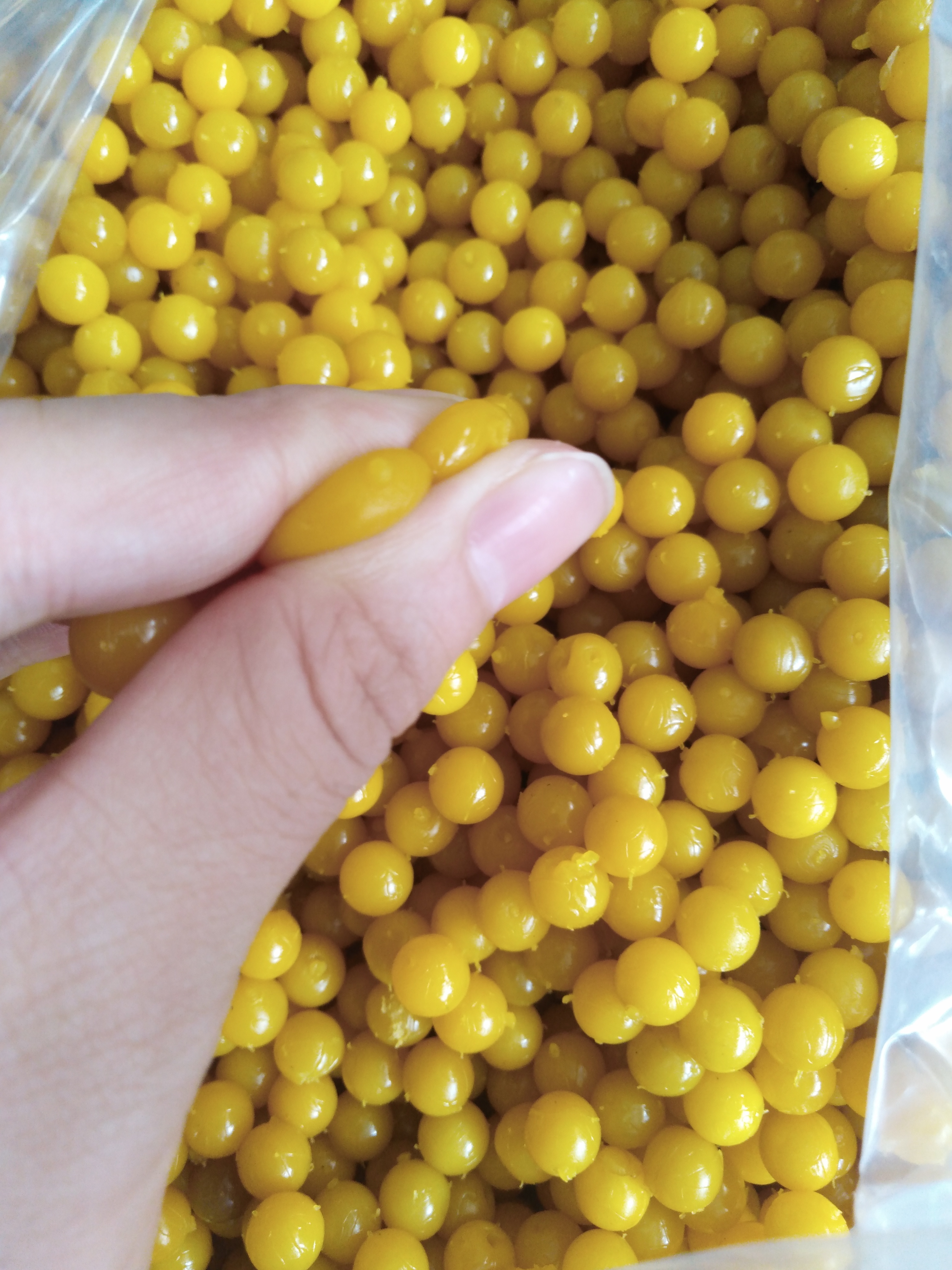 soft and flexible floating fishing beads silicone ball with scent of corn