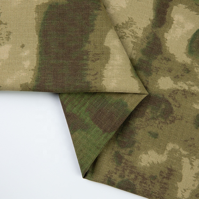 Fabric Factory Wholesale Twill Polyester Cotton Material Green Woodland Camouflage Fabric Outdoor Hunting Clothing