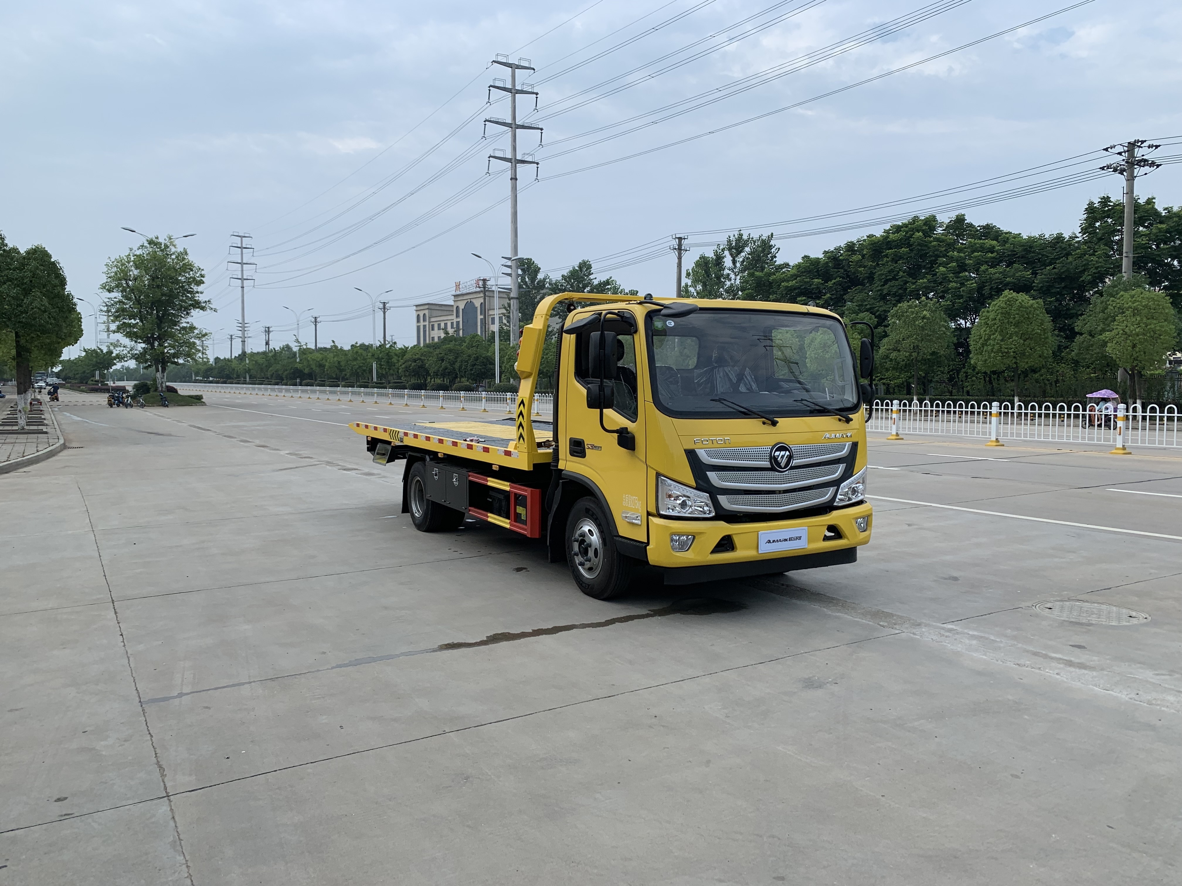 Japan 4 ton flatbed wrecker tow truck towing wrecker trucks for sale