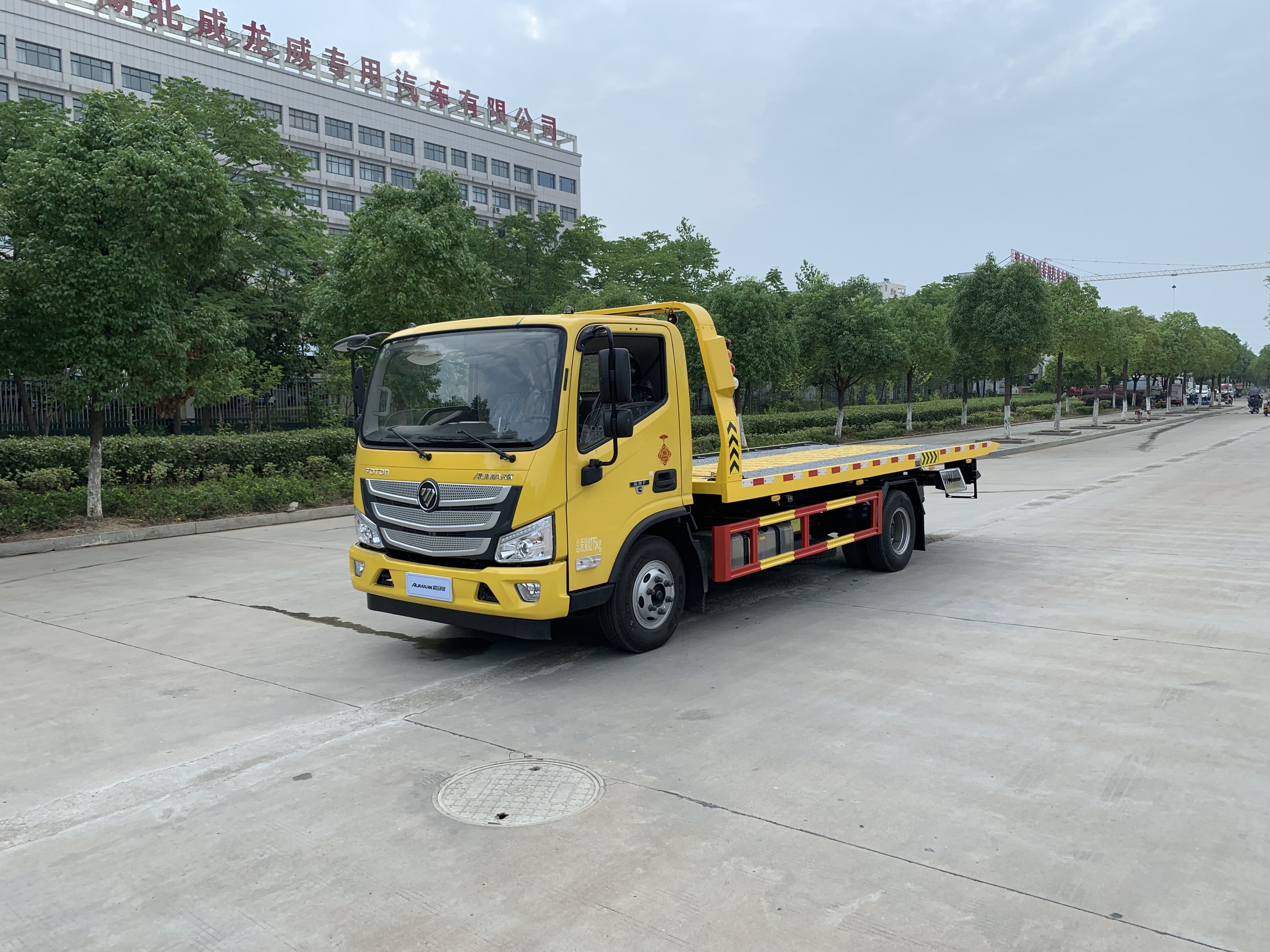 Japan 4 ton flatbed wrecker tow truck towing wrecker trucks for sale