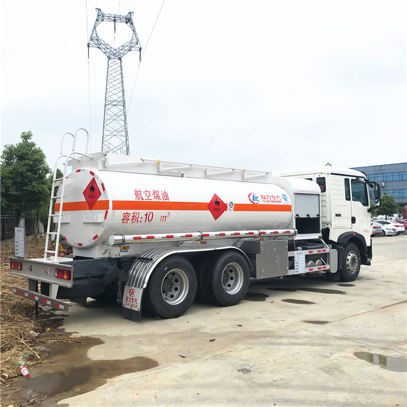 6x4 Sinotruck jet fuel refueling truck stainless steel tanker