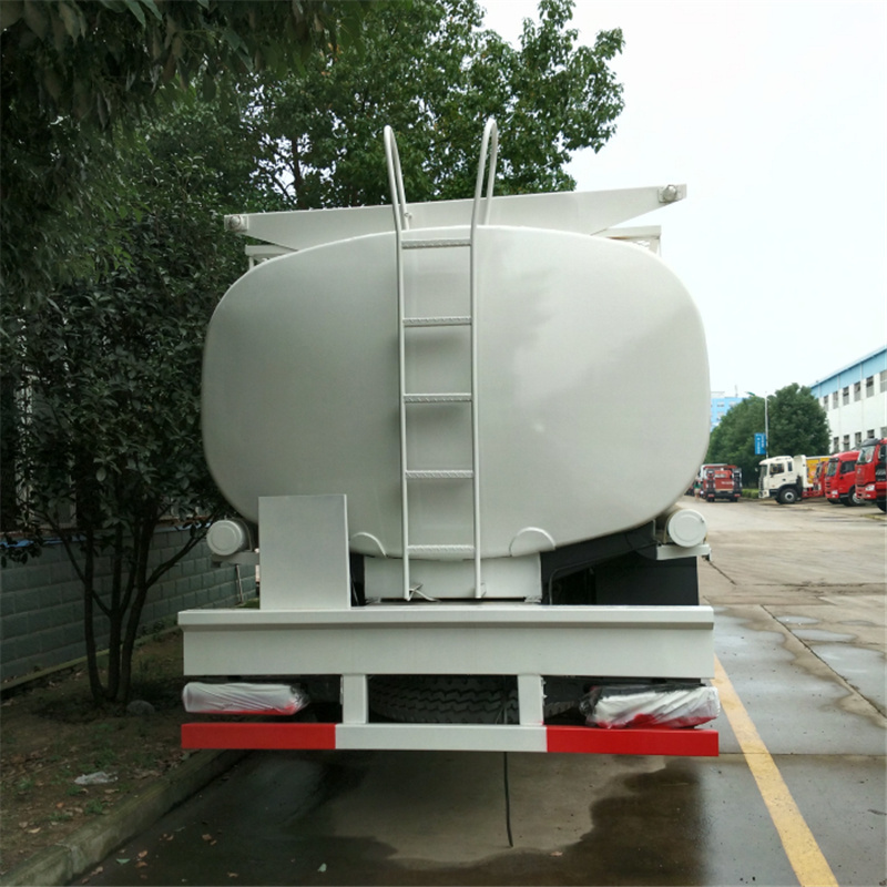 Sinotruk Howo 6x4 Oil Tank Truck Capacity Fuel Tank Truck for sale