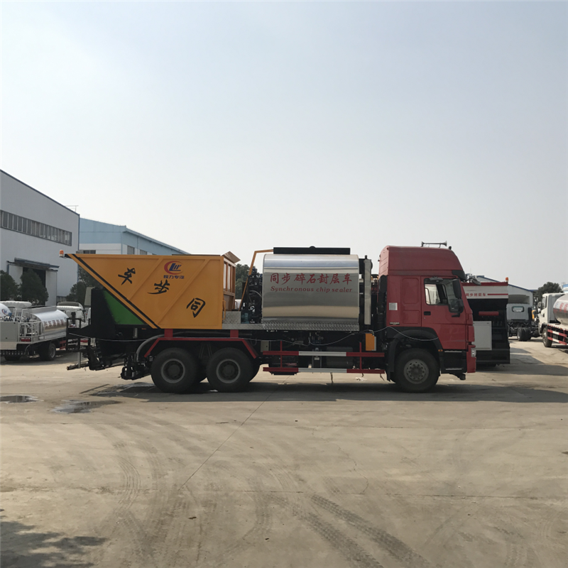 6x4 Sinotruck Howo Asphalt Spreader and Distributor Truck for sale