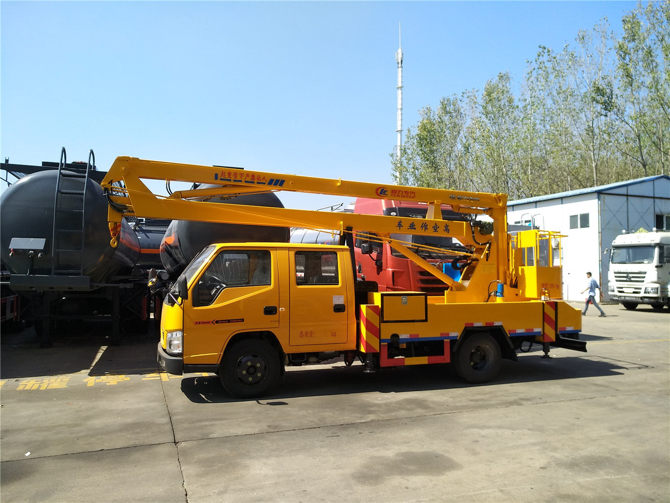 Japan brand customised 10m-22m cherry picker truck