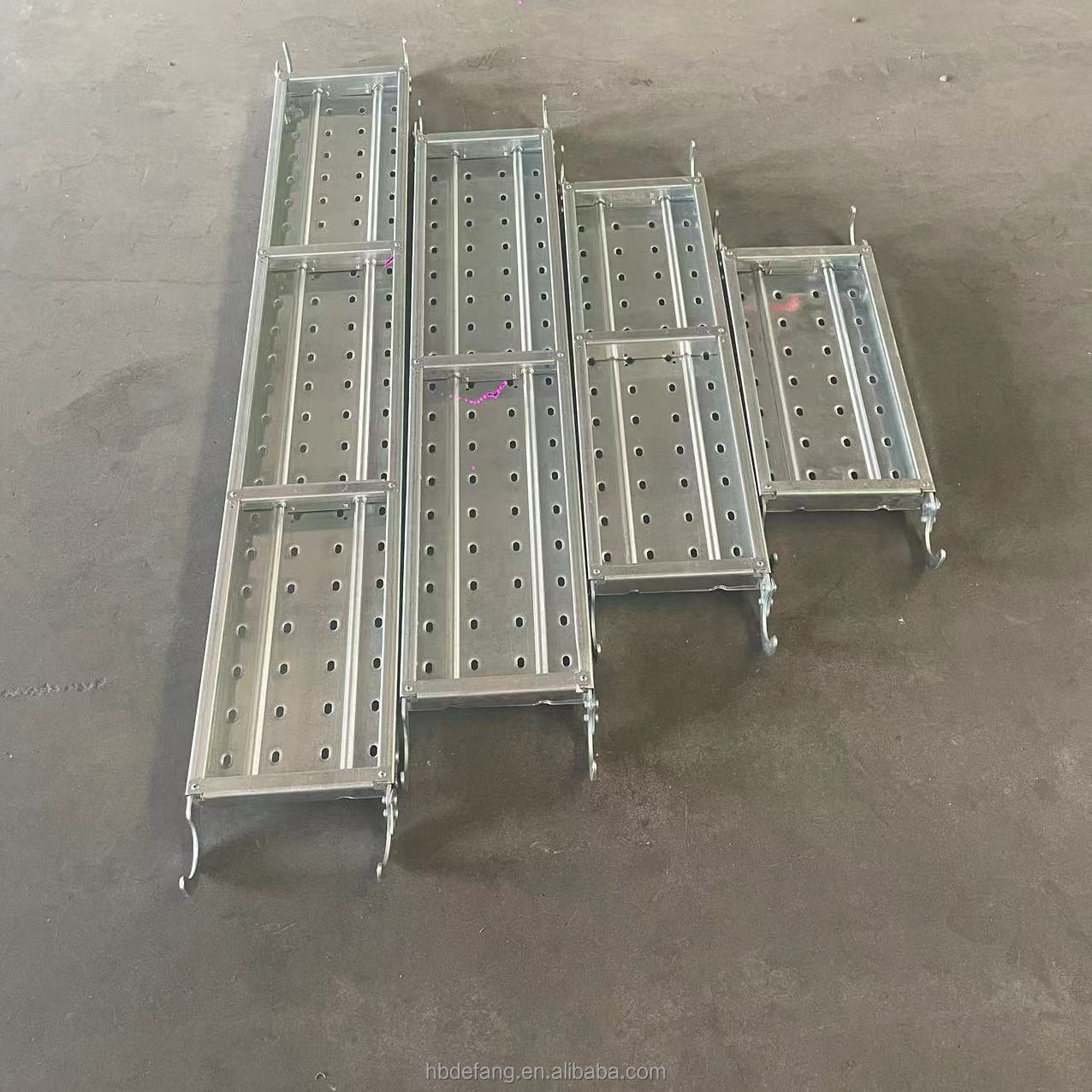 Derfon Wholesale Catwalk Scaffolding Board Galvanized Scaffolding Plank Ringlock Scaffold Platform with Hooks