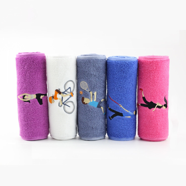 100%Cotton Logo Embroidered Zip Pocket Gym Sport Towels Tissue Towel