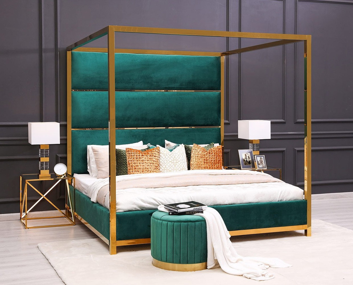 Factory direct sell Bed frame with 4 Four Poster Metal Canopy Beds Full Gold White Twin Black Queen CA King Canopy Bed Frame set