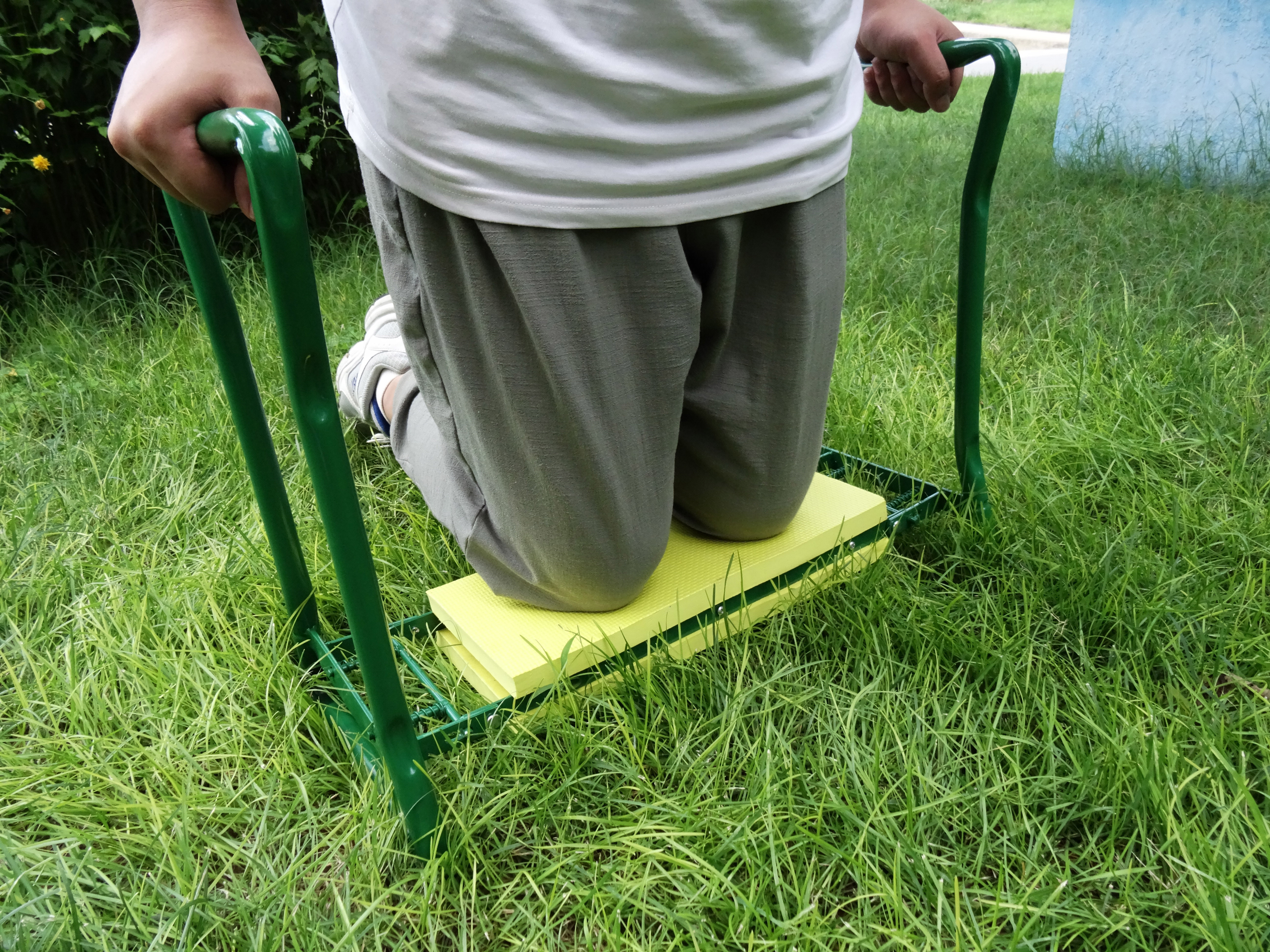 Folding custom garden kneeler and seat with bag knee board multifunctional garden kneeler & seat