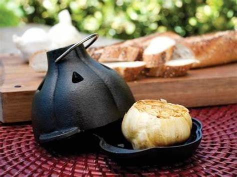 Large Cast Iron Garlic Roaster with garlic mesher set