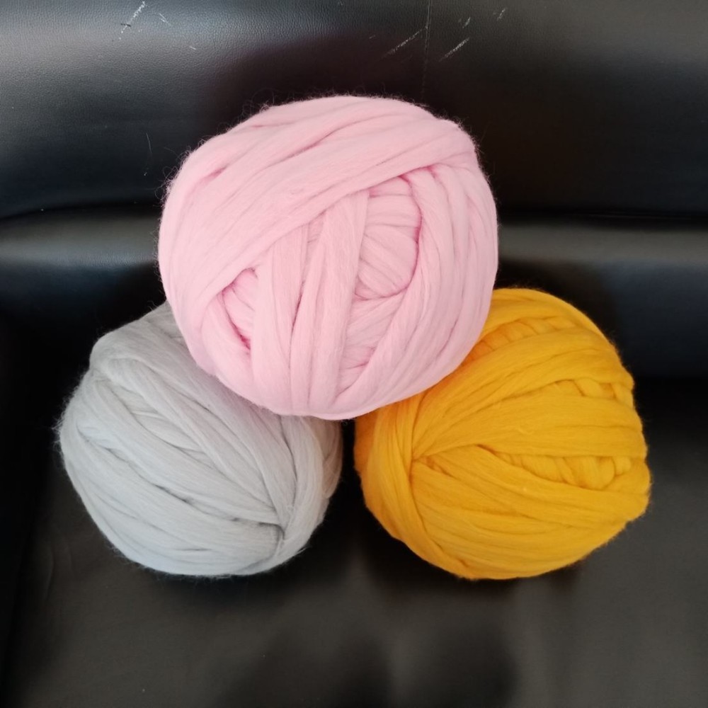 66s Cheap wholesale fancy super chunky giant merino thick fabric felt 100% undyed hand knitting wool roving yarn in 100 color