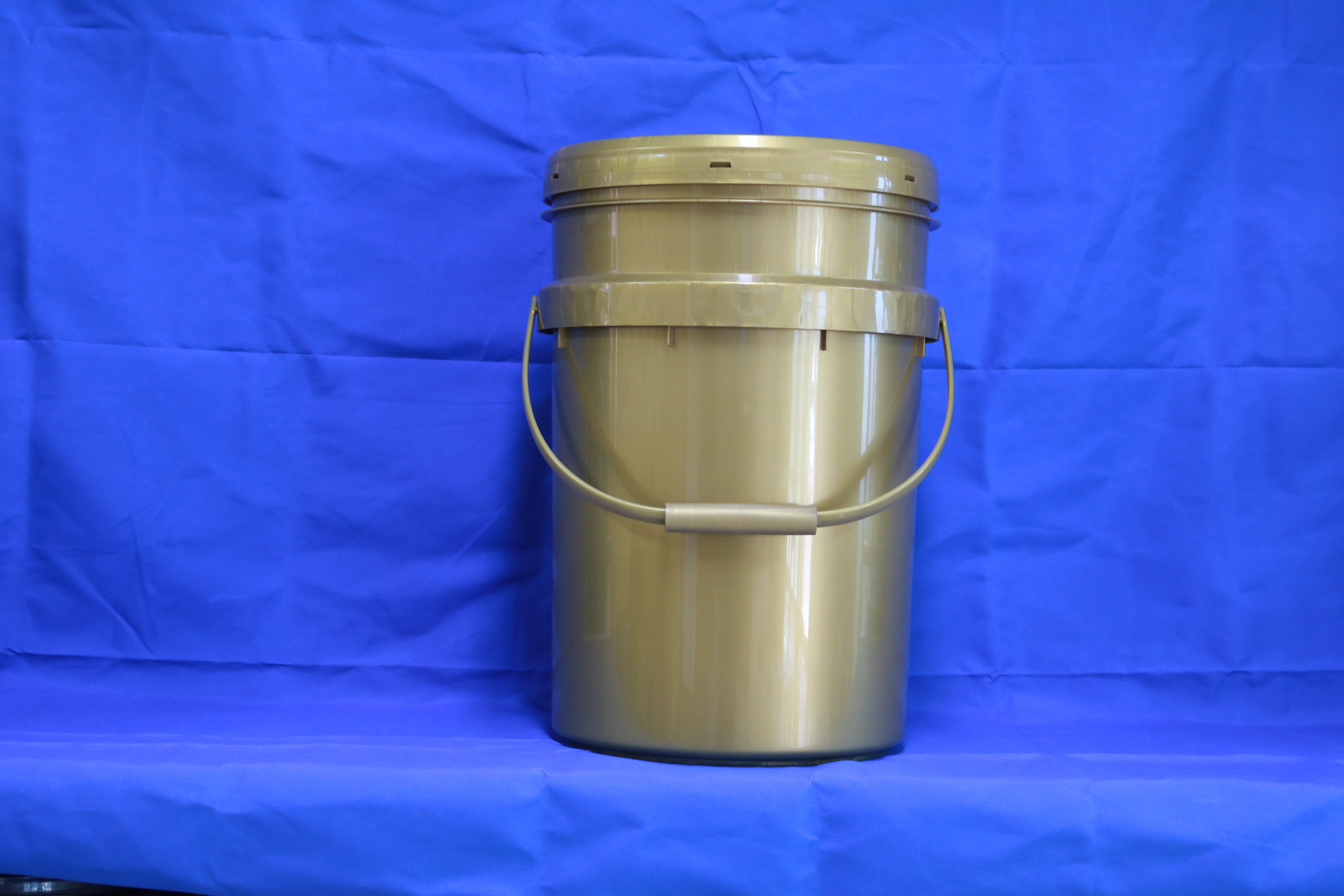 Oil storage bucket plastic bucket Oil bucket 5 gallon plastic barrel with lid