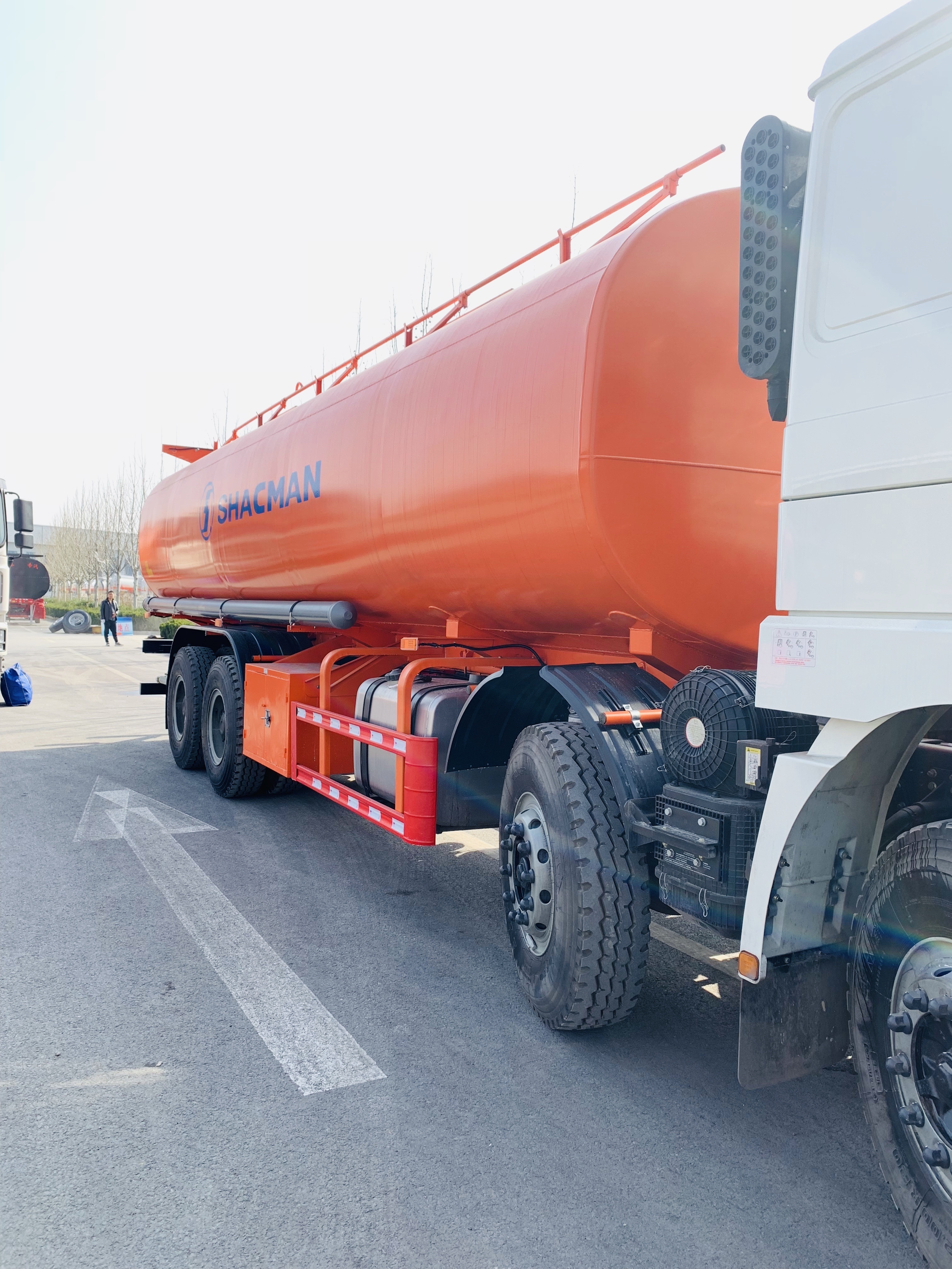 30CBM Acid Tank Truck for sulphuric acid, hydrochloric acid ,sodium hydroxide