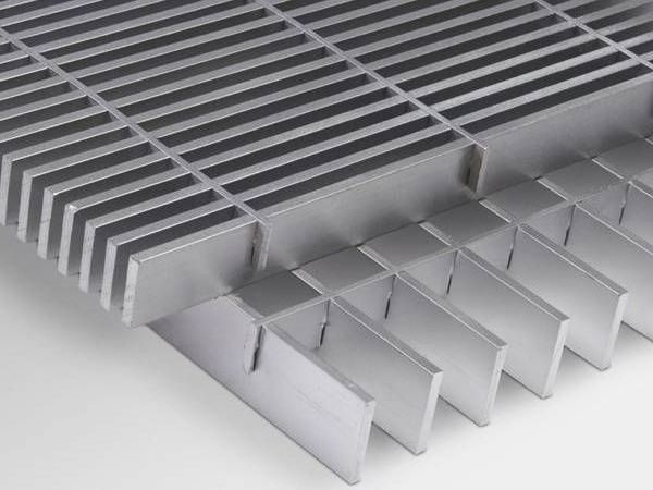 Stainless/Carbon/Hot-Dip Galvanized Steel Grating/Gutter Cover/Steel Structure Platform Plate/Ladder Tread