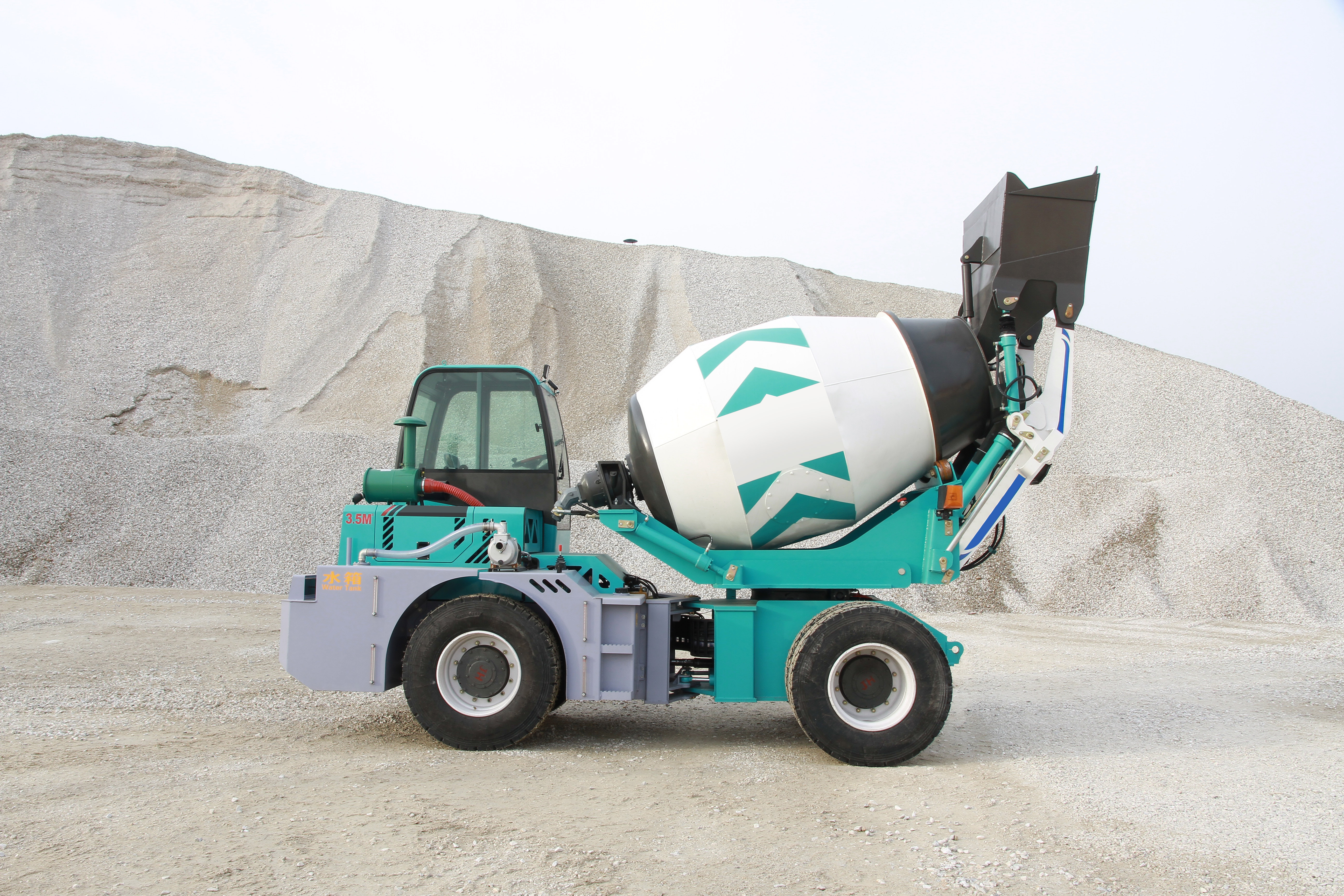 Professional manufacturer portable concrete mixer 1.5m3 2.5m3 3.5m3 4m3 5m3 mobile concrete mixer with pump