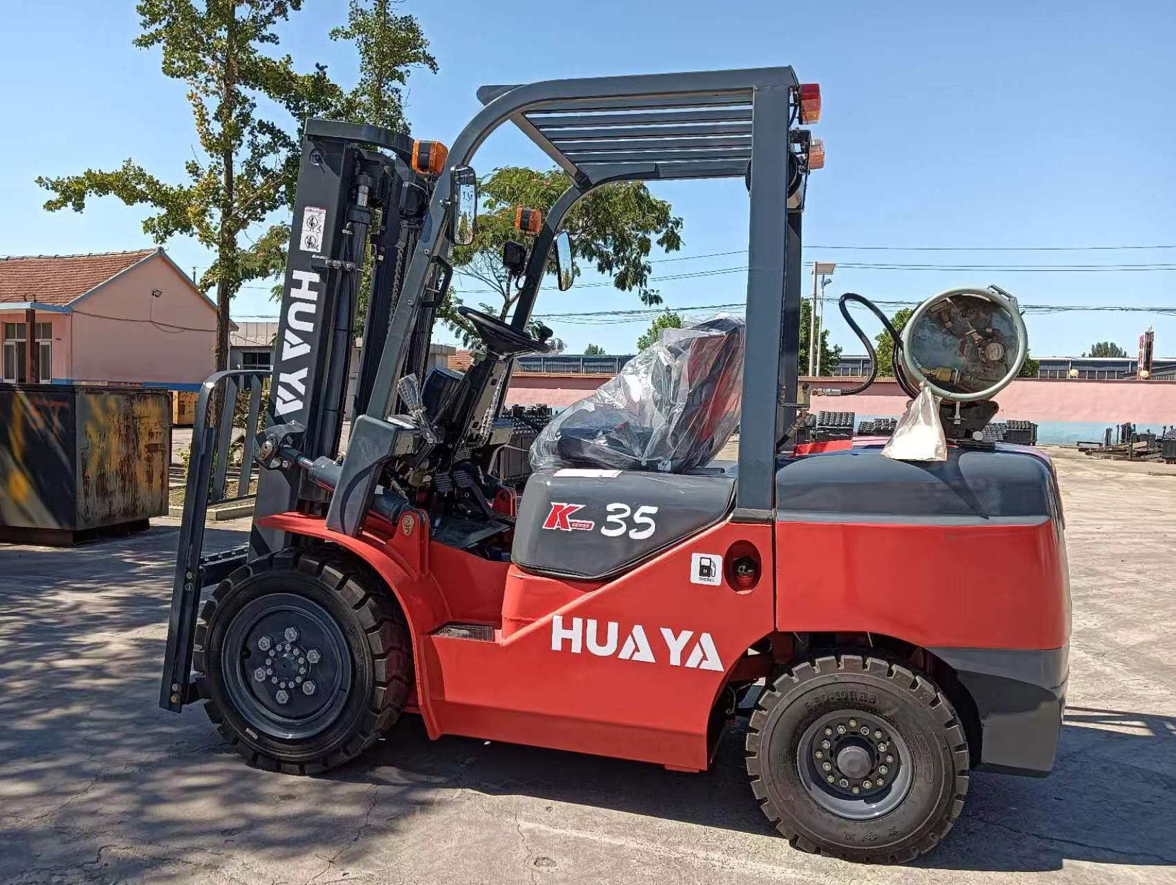 High quality forklift gas propane 3 ton 3.5 ton Fully hydraulic Nissan engine 4x4 forklift with triplex mast Side shifter