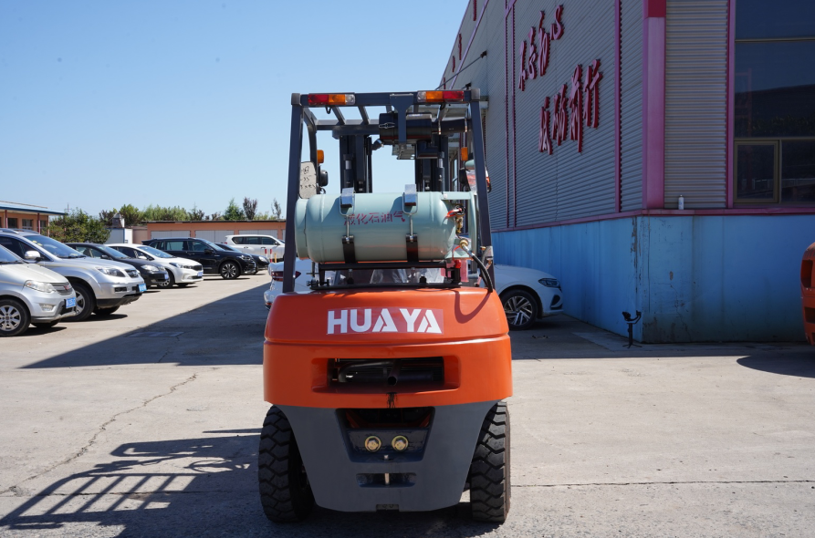 Factory outlet gas forklift 2 ton 3 ton dual fuel triplex mast lifting up 3m-7m Four Wheel Drive EPA Eur5 engine solid tire