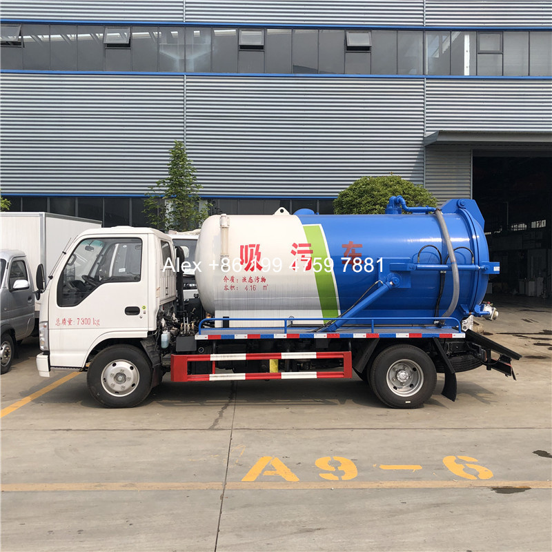 4x2 3000 liters Japanese vacuum truck