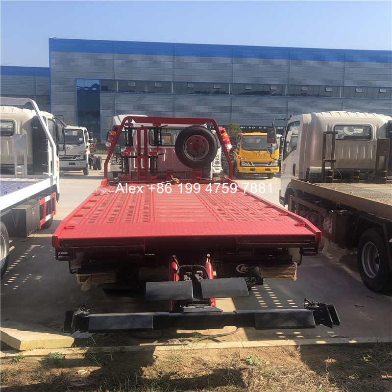 4x2 Japan Euro 5 diesel 4 tons flatbed tow truck