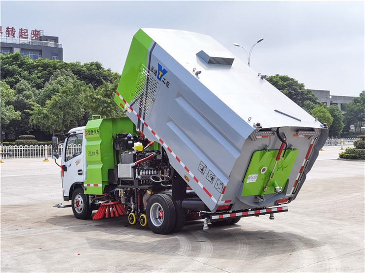 ISUZU KV600 8000 Liters Vacuum Road Sweeper Cleaning Truck with Water Tank for City Street and Airport Runway