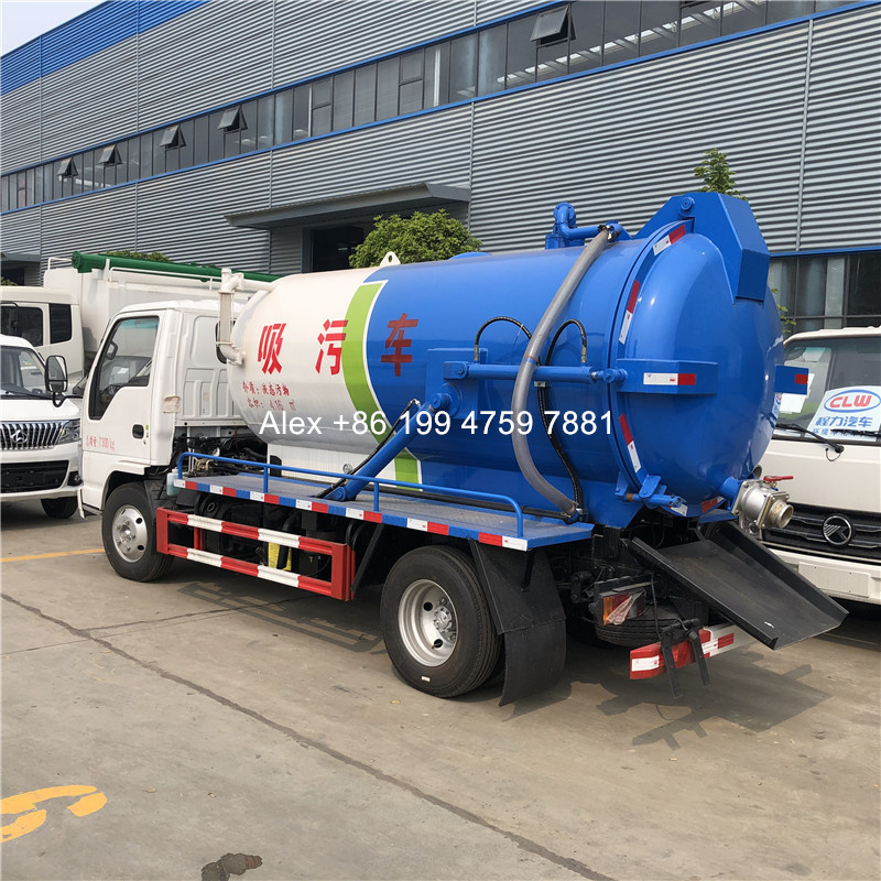 4x2 3000 liters Japanese vacuum truck