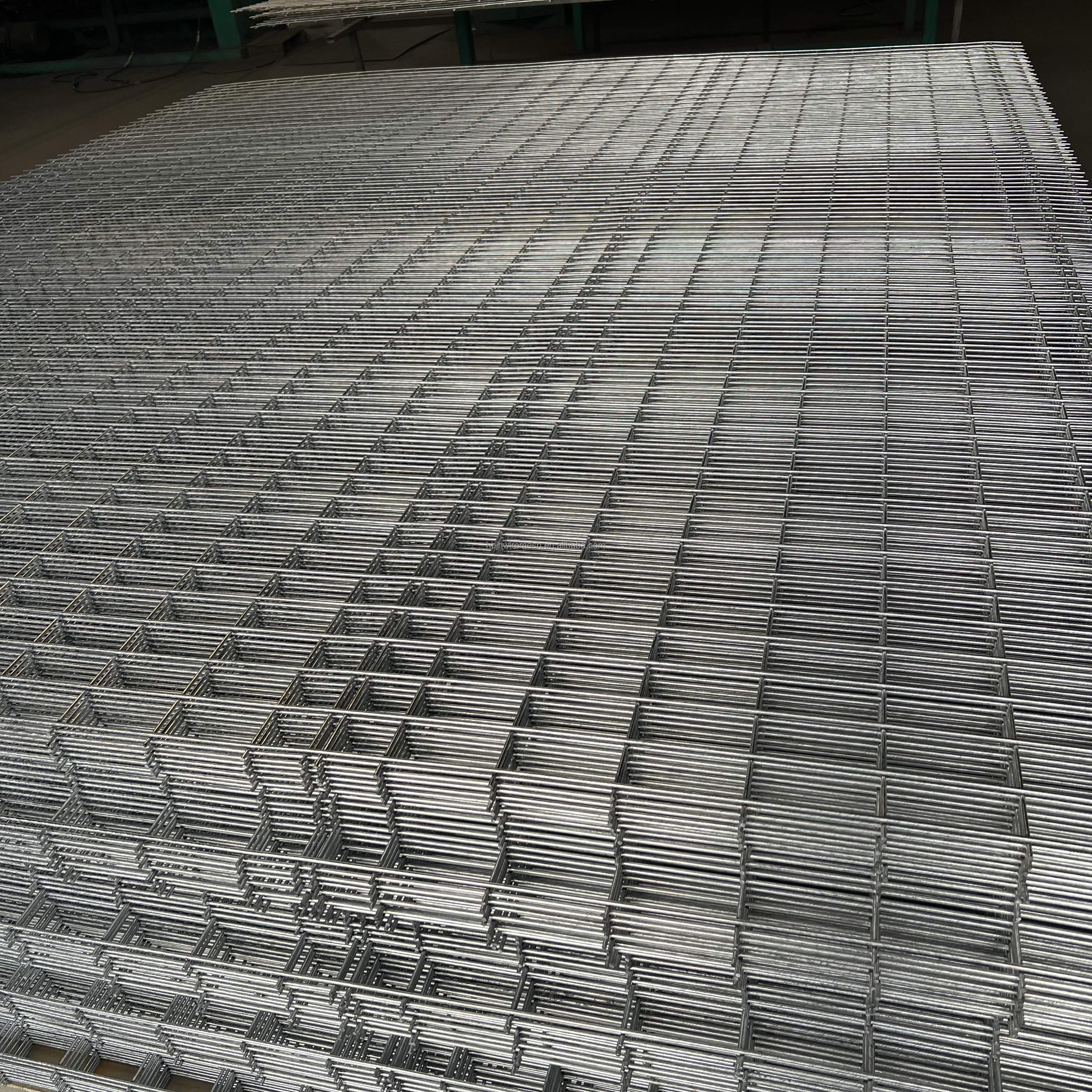 2024//Hot Dipped Galvanized Fencing Iron Netting 10 Gauge Welded Wire Mesh Panel For Rabbit Animal Pet Cages