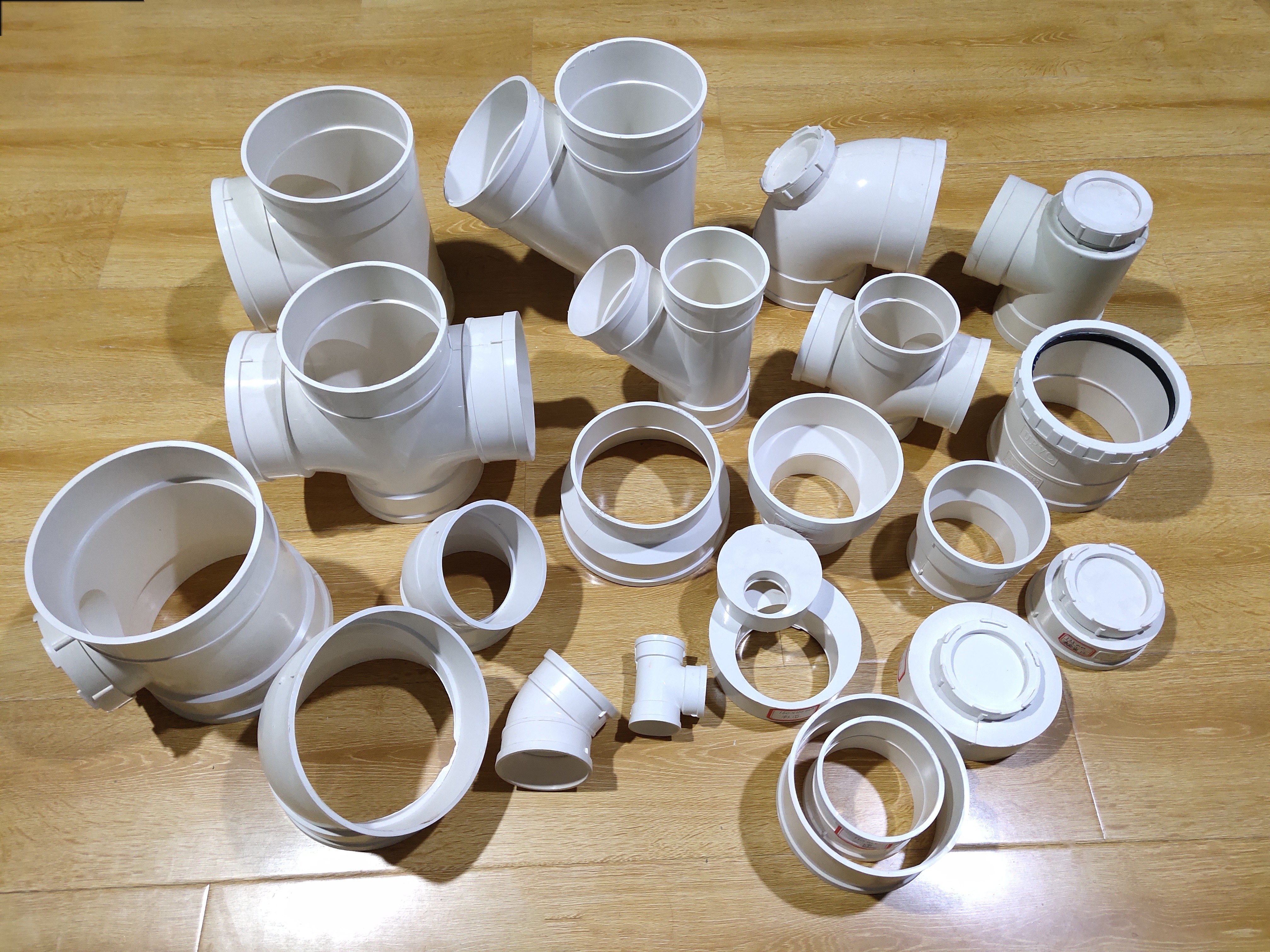 China manufacture pvc pipe fittings 90 degree pvc pipe fitting 45 degree elbow pvc pipe fitting eccentric reducer